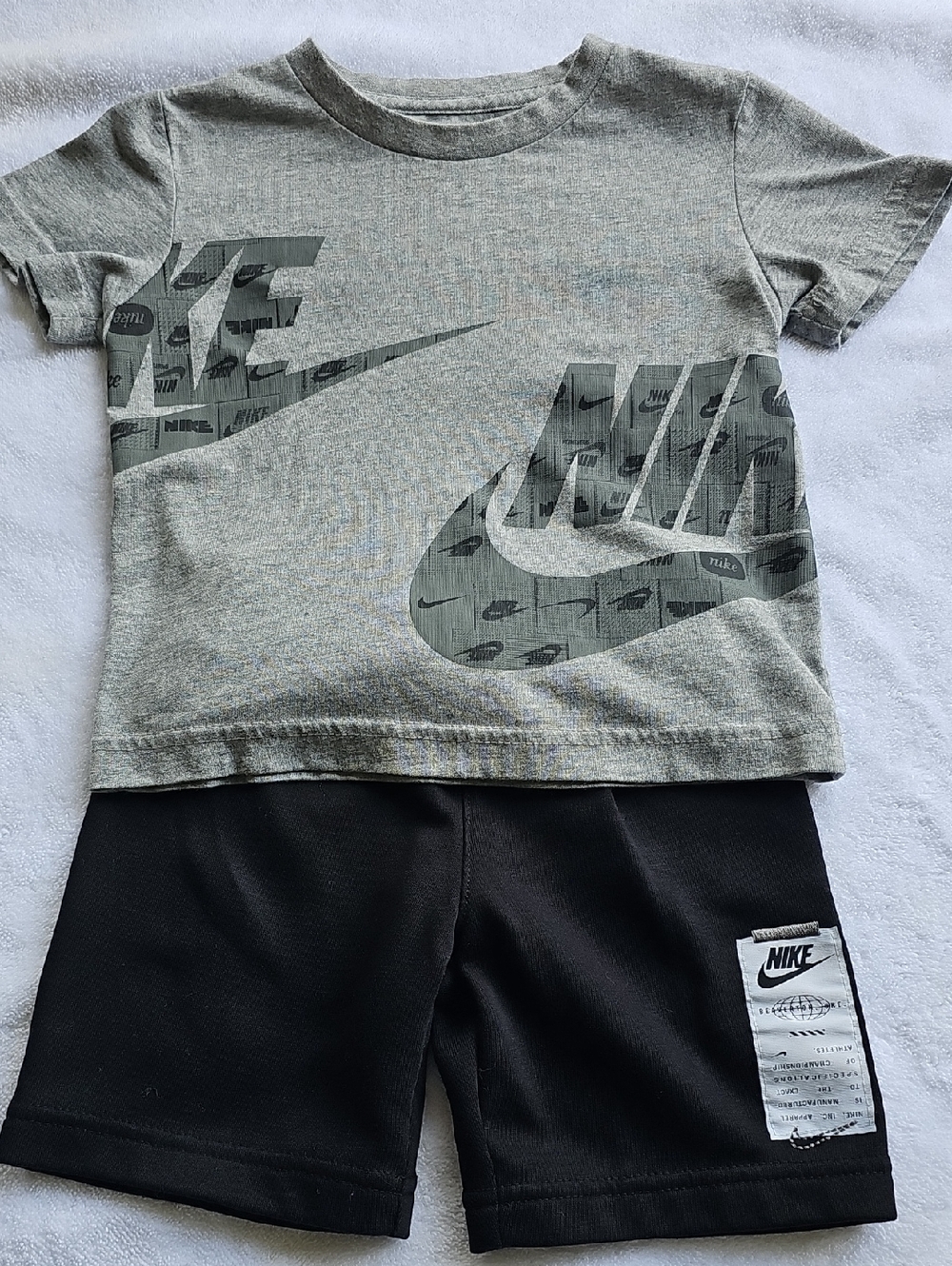 Nike Gray Tee and Black Shorts Kids Matching Set - Picture 6 of 7